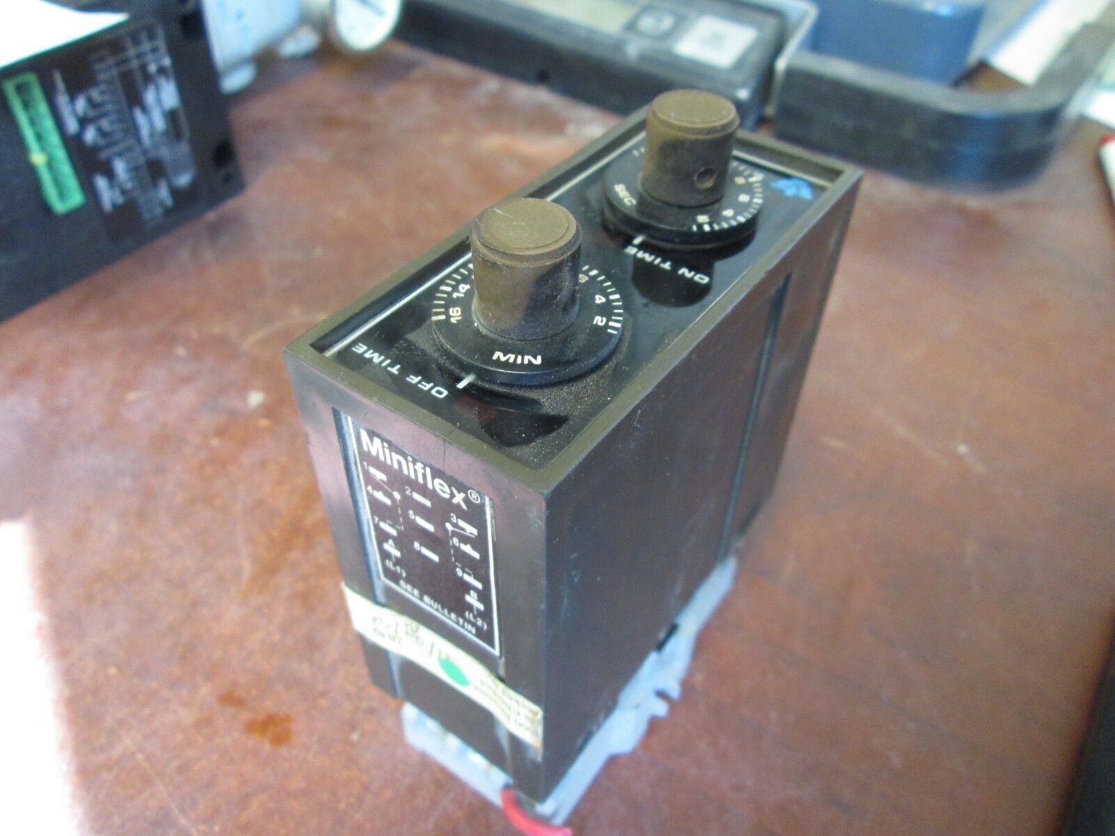 Eagle Signal Miniflex On/Off Timer D1012A3 On Range: 0-16sec Off Range: 0-16min