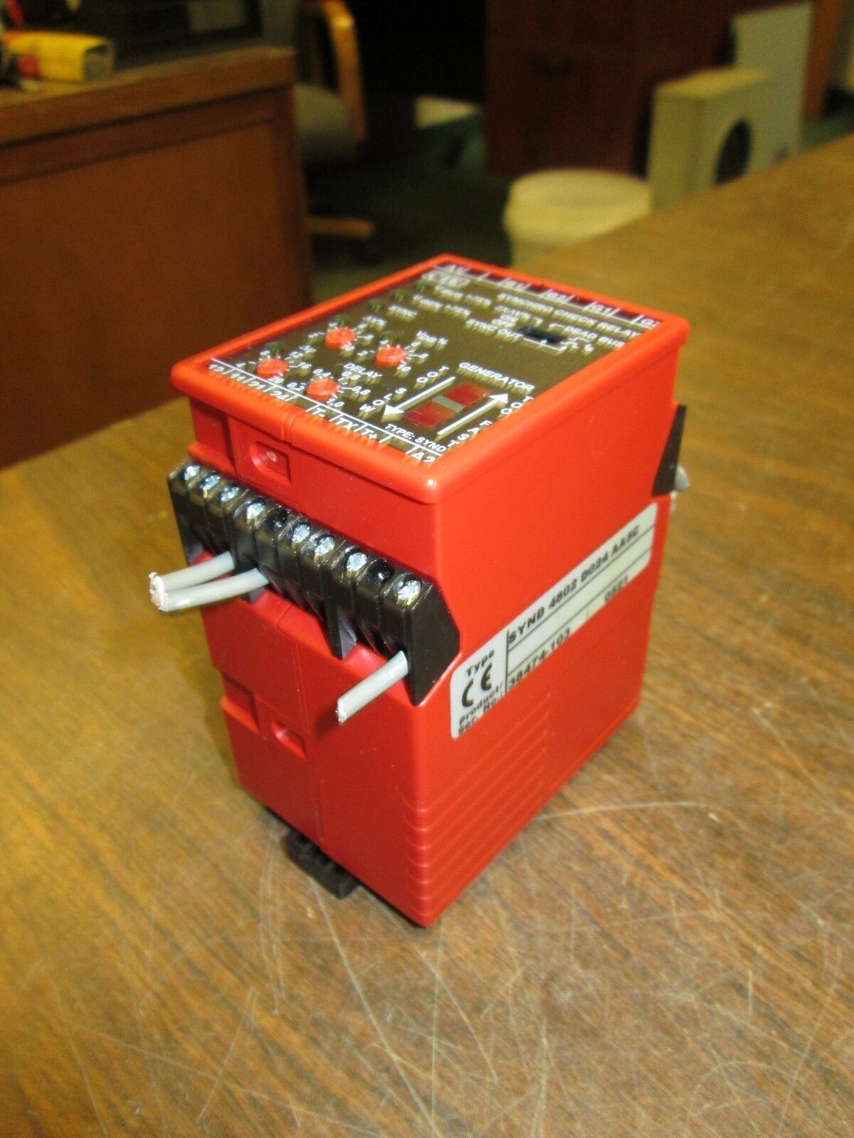 Thiim Synchro Check Relay 38474 /SYND 4802 D024 AASC 20-32 VDC Used