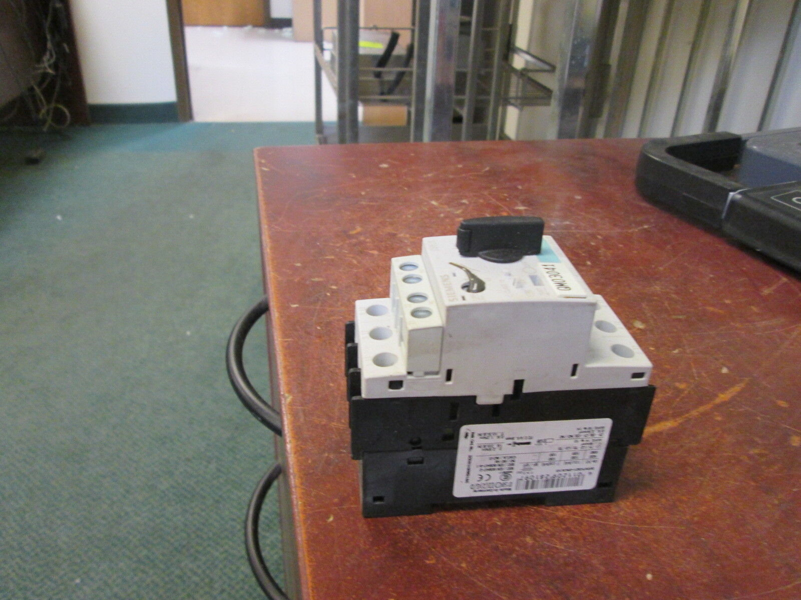 Siemens Motor Protector 3RV1021-0KA10 Trip: 0.9-1.25A 600V Used
