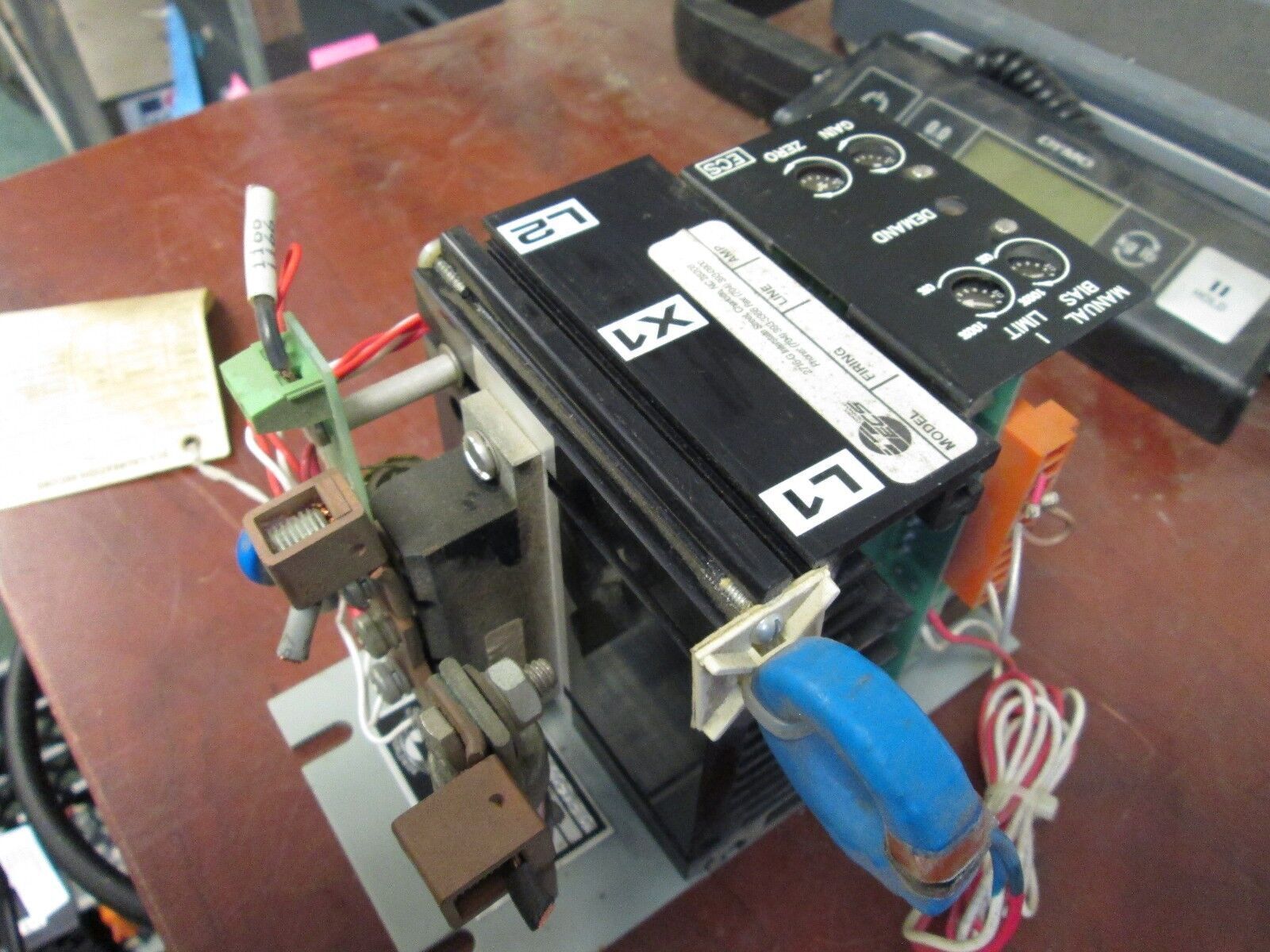 ECS Power Supply 7810-1-01-3-20-11-F01 Input: 4-20mA Output: 30A@240V Used