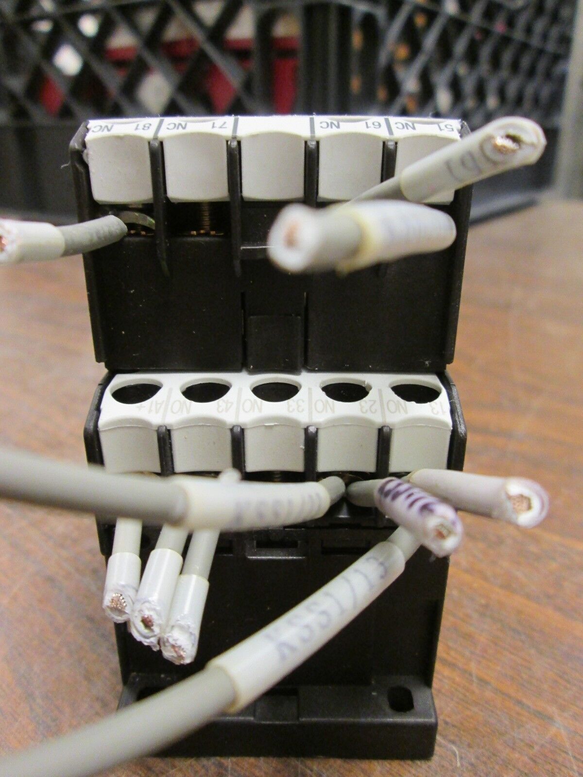 Moeller Contactor DIL ER-40-6 24VDC Coil w/ Aux Contact Block 600V 10A Used