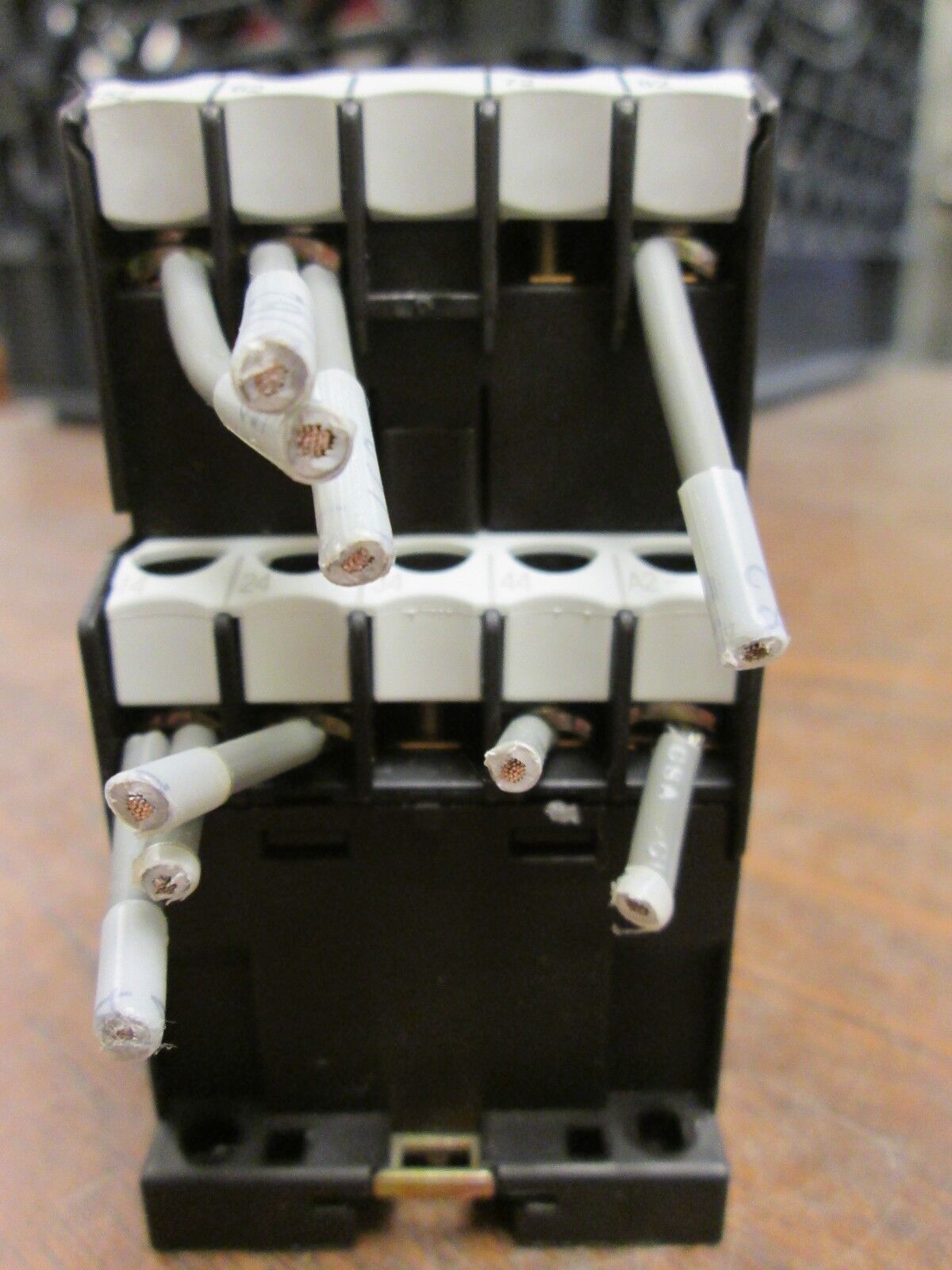 Moeller Contactor DIL ER-40-6 24VDC Coil w/ Aux Contact Block 600V 10A Used
