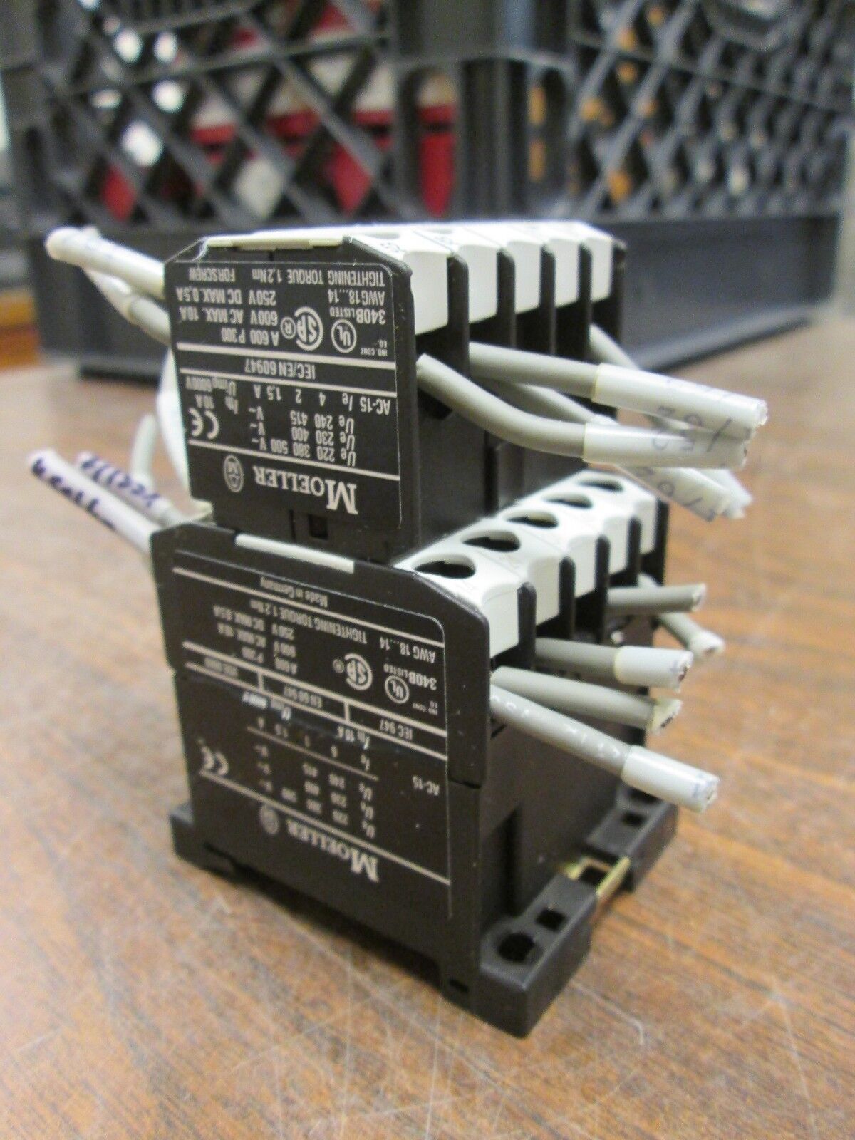 Moeller Contactor DIL ER-40-6 24VDC Coil w/ Aux Contact Block 600V 10A Used