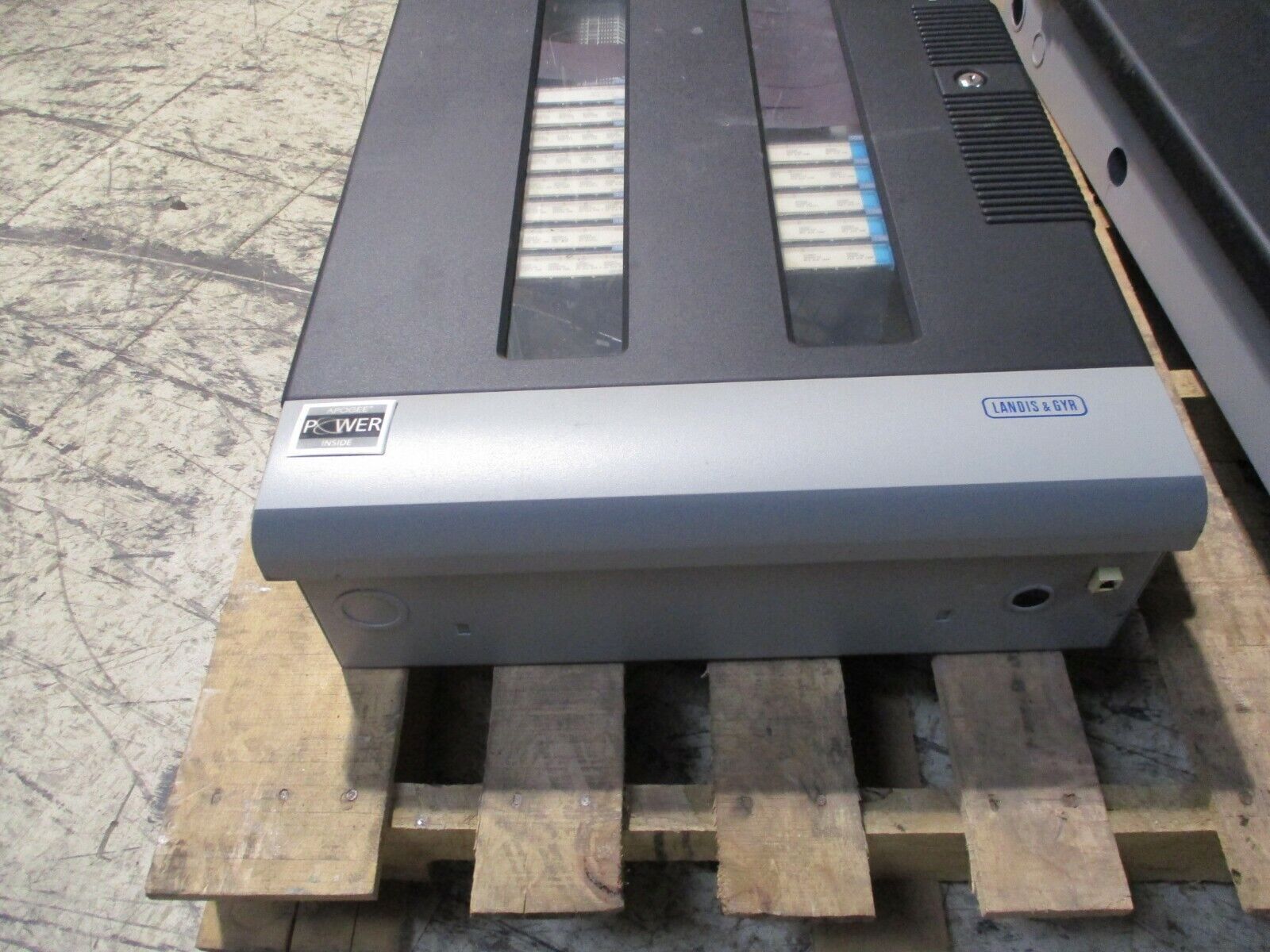 Landis&Gyr APOGEE System 600 Modular Building Controller 545-142B 115V 1.6A Used