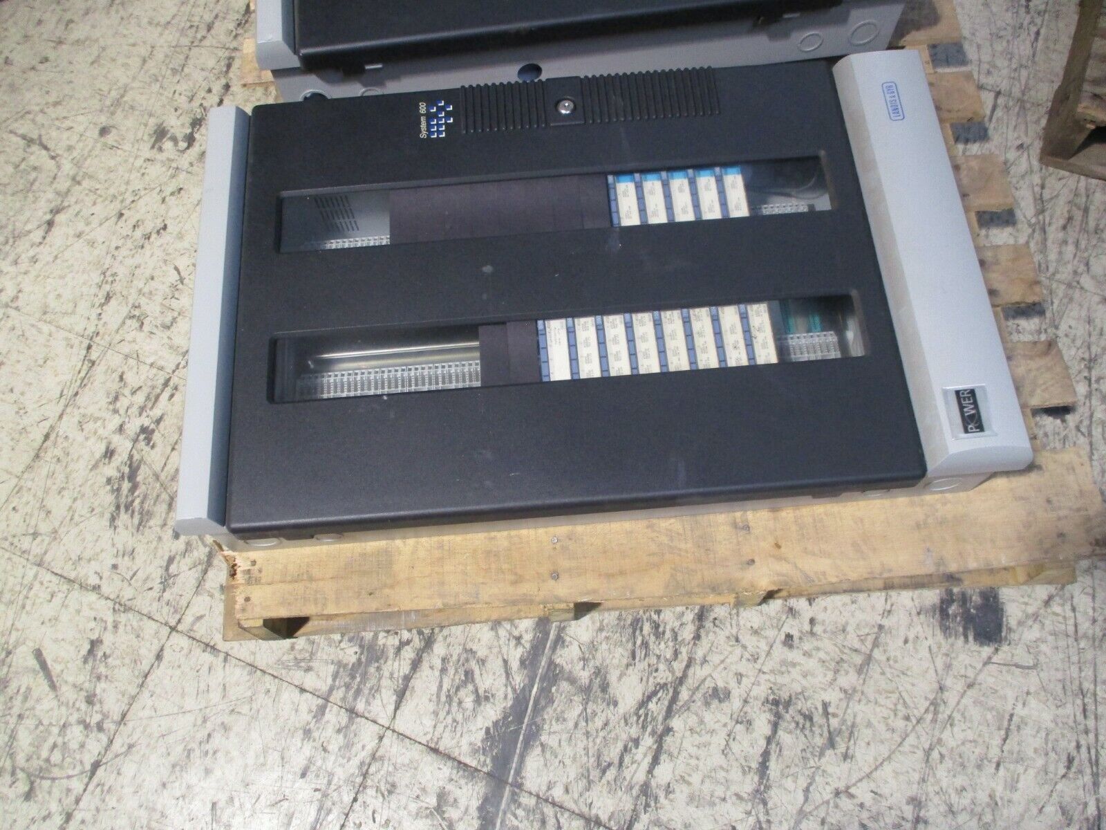 Landis&Gyr APOGEE System 600 Modular Building Controller 545-142B 115V 1.6A Used