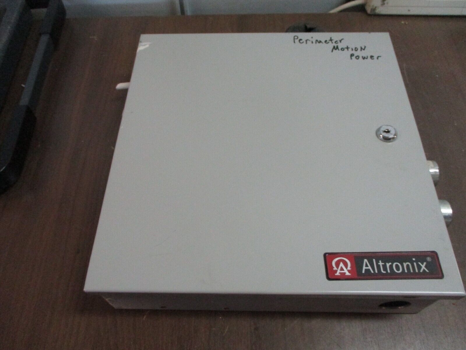 Altronix Power Supply / Charger AL600ULX 12/24VDC Used
