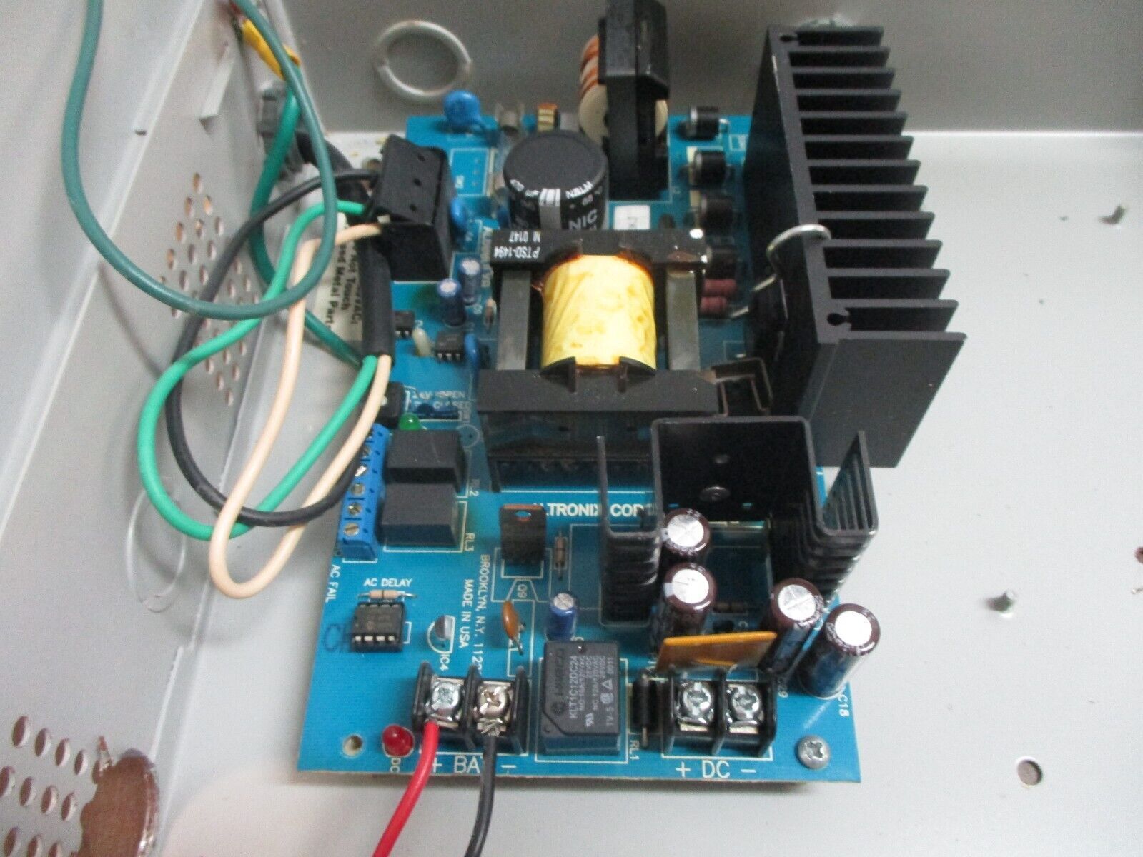 Altronix Power Supply / Charger AL600ULX 12/24VDC Used
