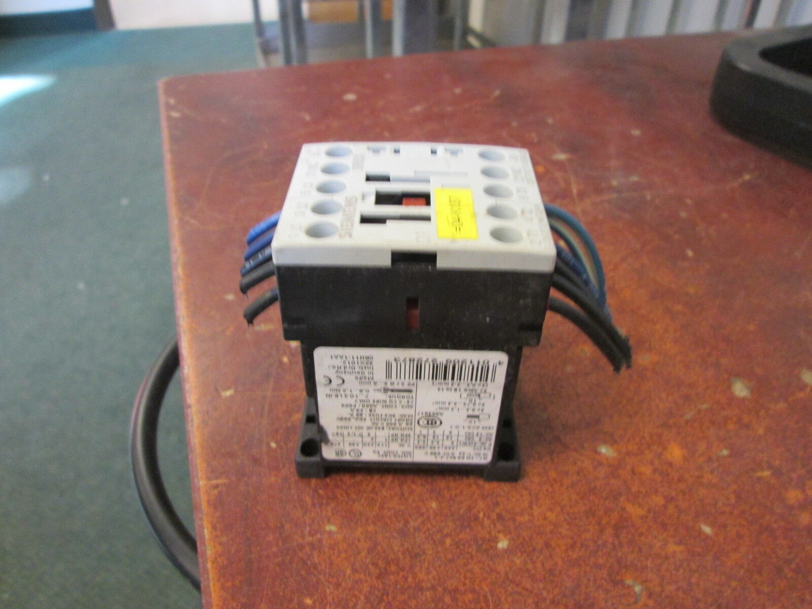 Siemens Sirius Contactor 3RT1017-1BB42 24VDC Coil 20A 600V Used