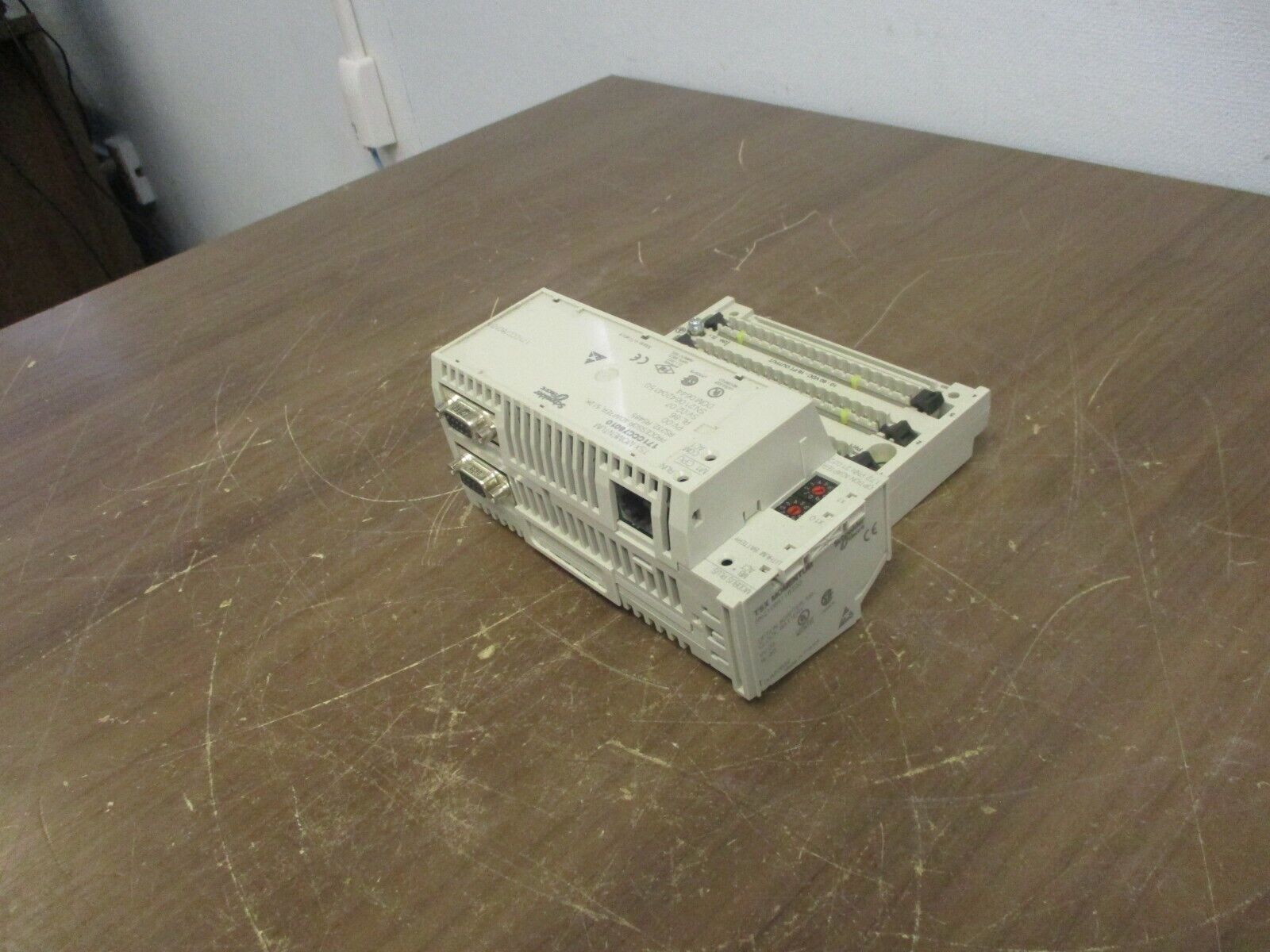 Schneider Electric TSX Momentum Processor w/ I/O Base 171CCC78010 512K Used