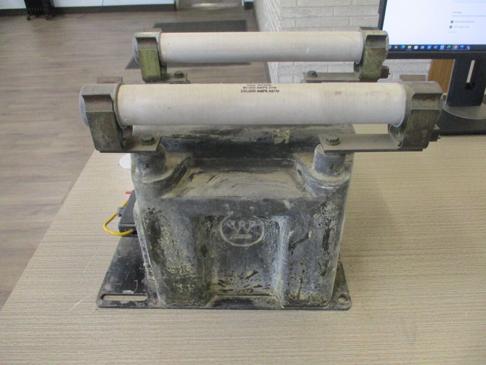 Westinghouse Type PTM-75 Potential Transformer 600A309G04 Pri"7200y/7200V Used.