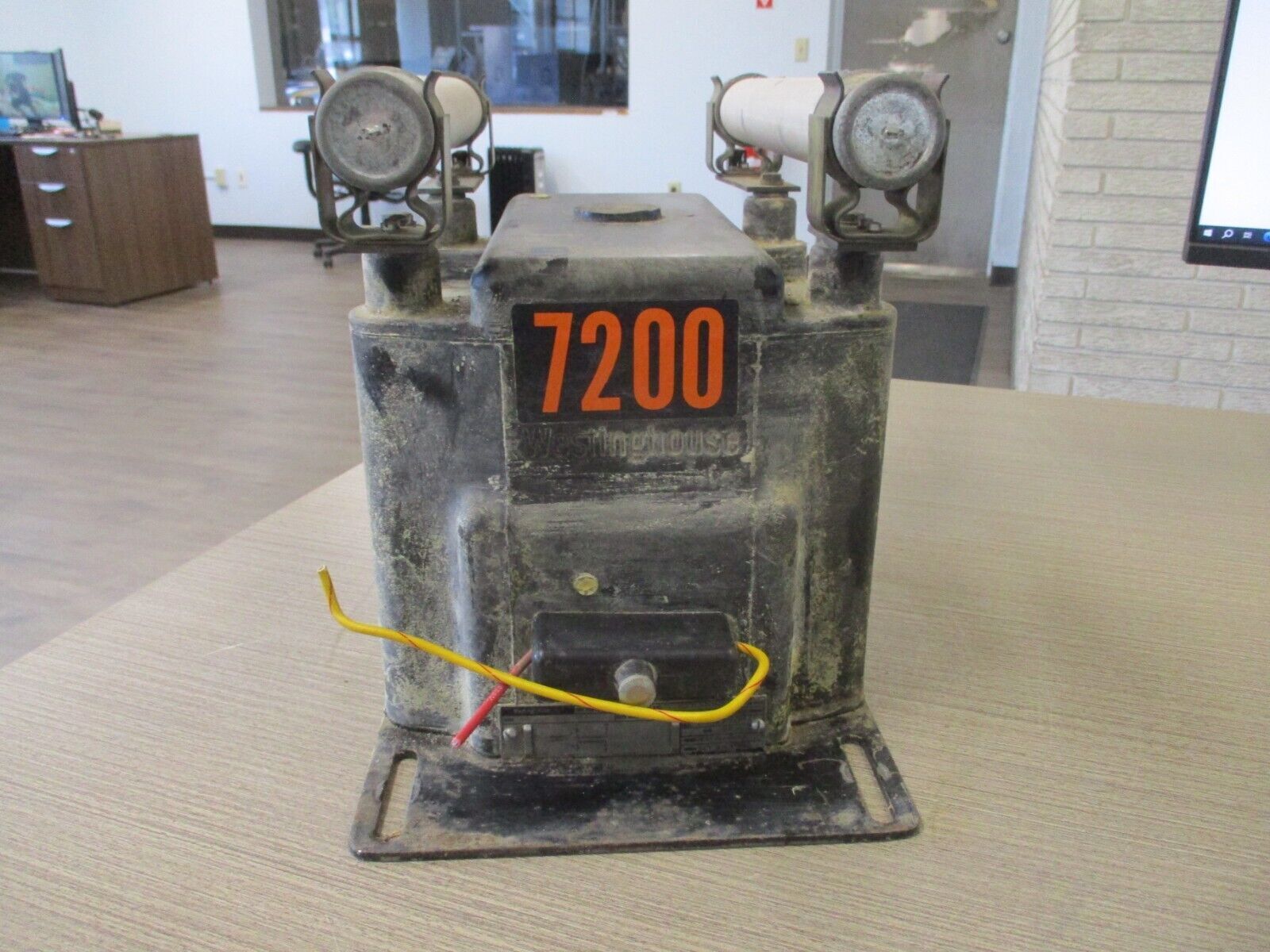 Westinghouse Type PTM-75 Potential Transformer 600A309G04 Pri"7200y/7200V Used.