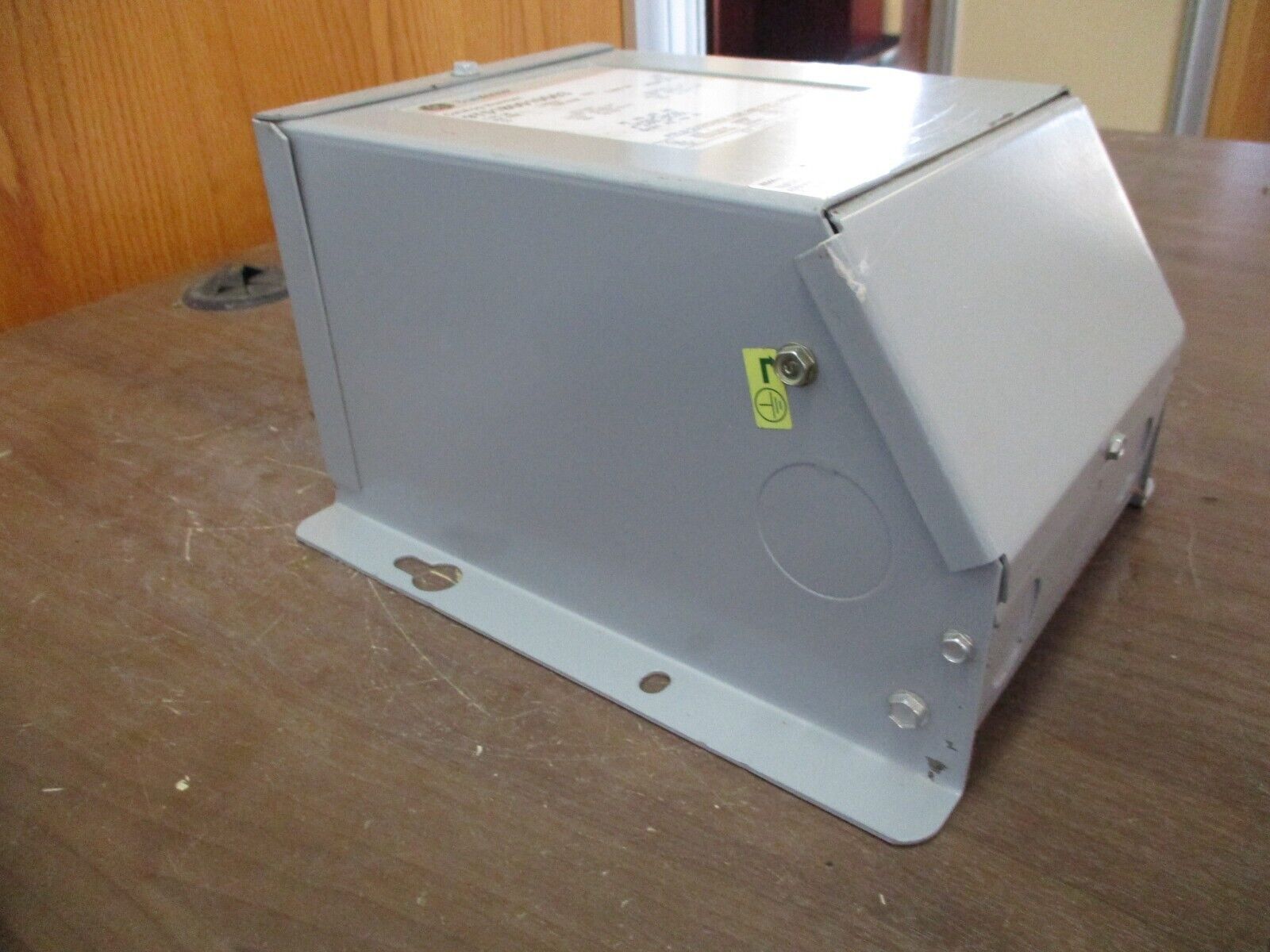 GE Type QB Transformer 9T51B0010G03 1.00kVA Pri: 240/480V Sec: 120/240V 60Hz