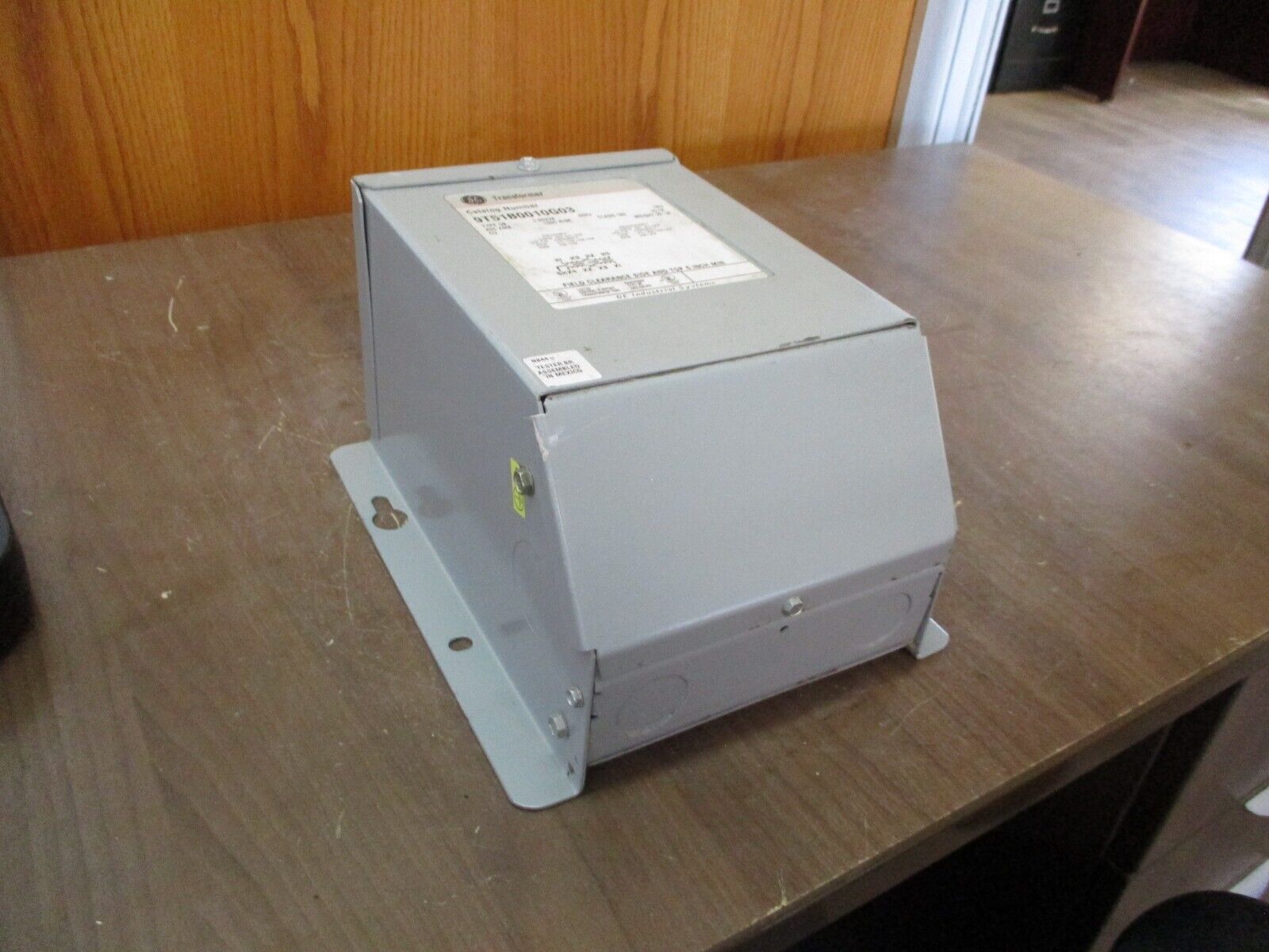 GE Type QB Transformer 9T51B0010G03 1.00kVA Pri: 240/480V Sec: 120/240V 60Hz