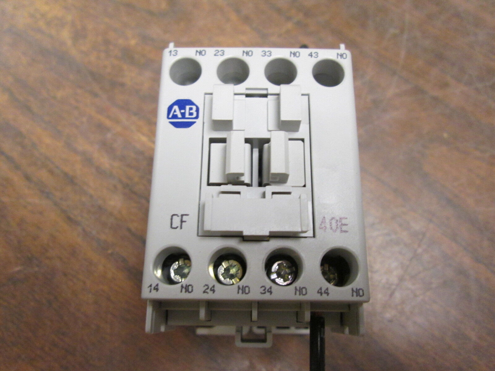 Allen-Bradley Contactor 700-CF400E* 24VDC Coil 25A 600V Used