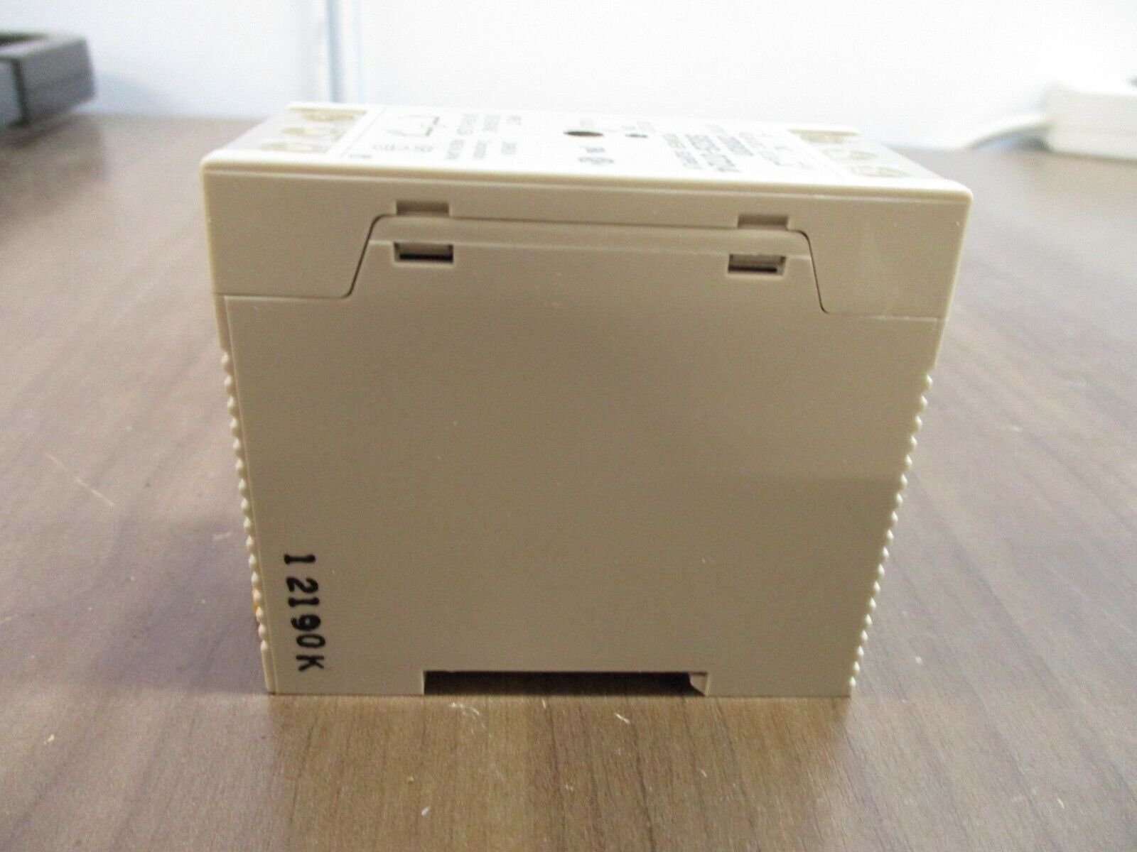 Omron Power Supply S82S-0724 Input: 100-240VAC 50-60Hz 0.25A Used