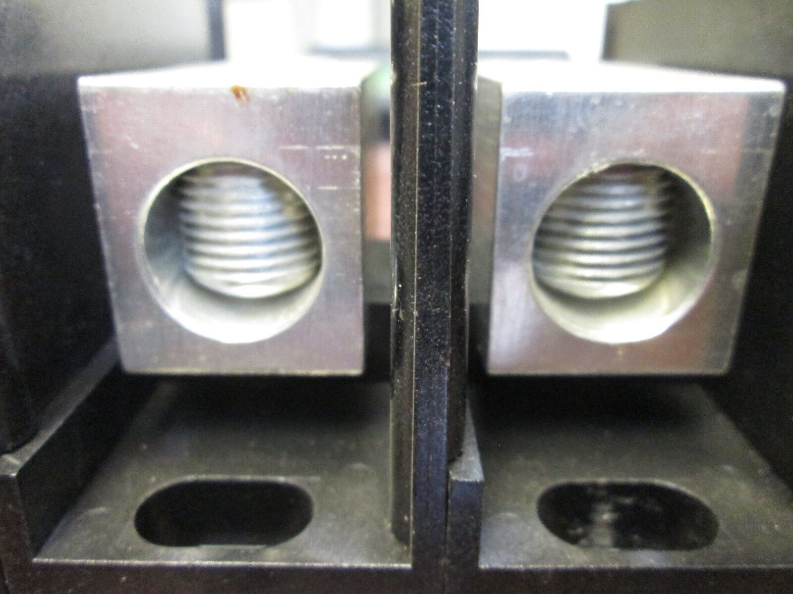 Gould Power Distribution Block 67002 Line(1) 350MCM Load(1) 350MCM 2P 600V