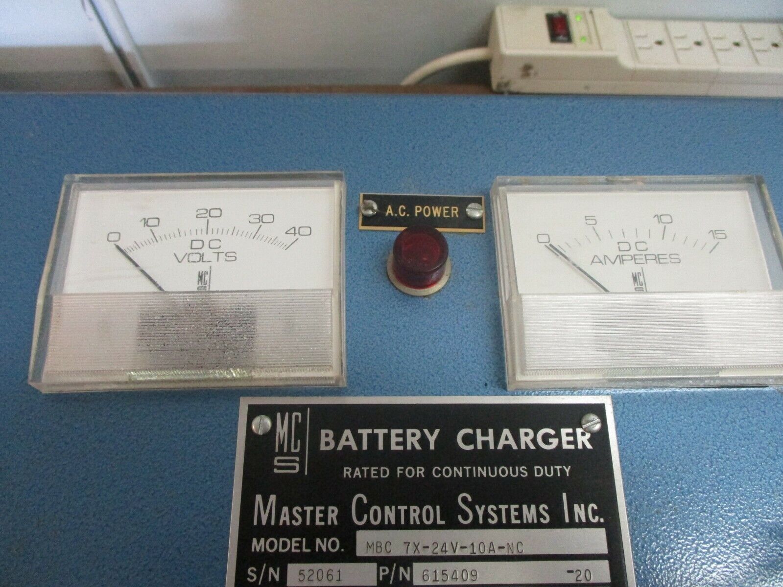 MCS Battery Charger 615409-20 Model#: MBC 7X-24V-10A-NC 230AH 20-Cells Used