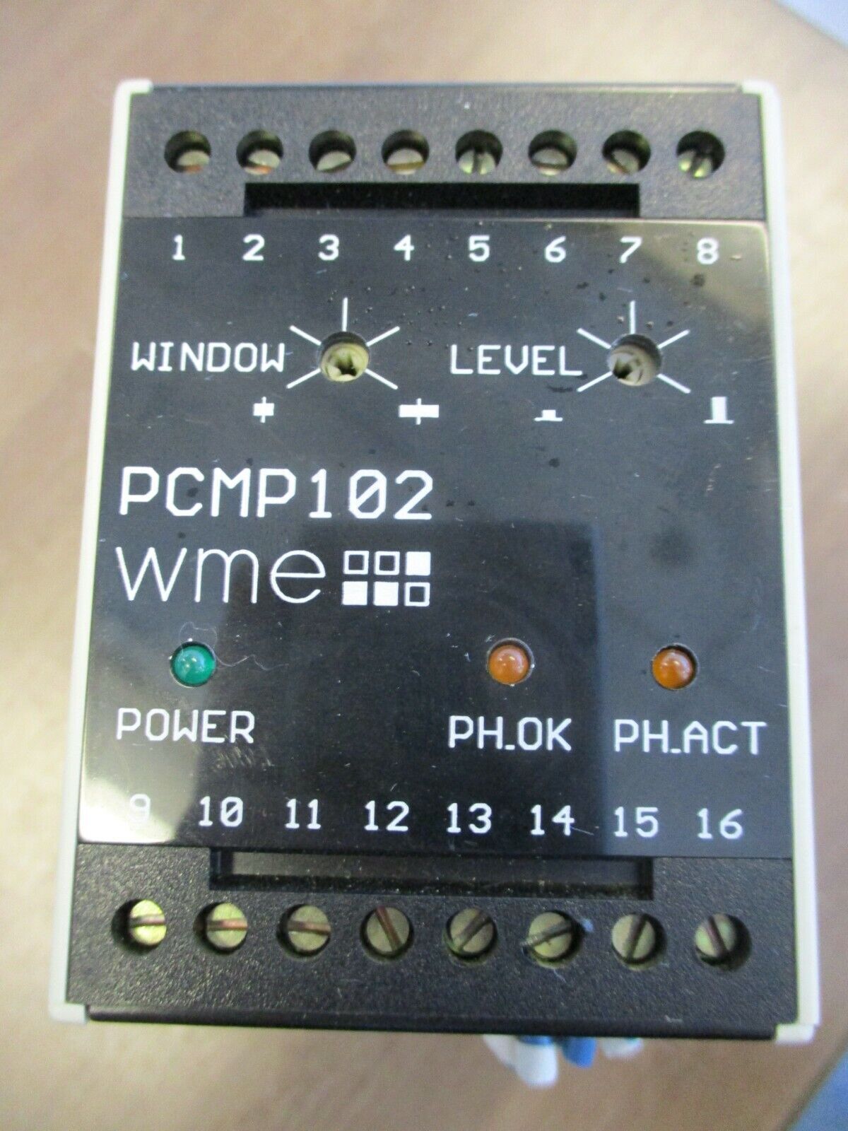 WME Comparator PCMP102 Used