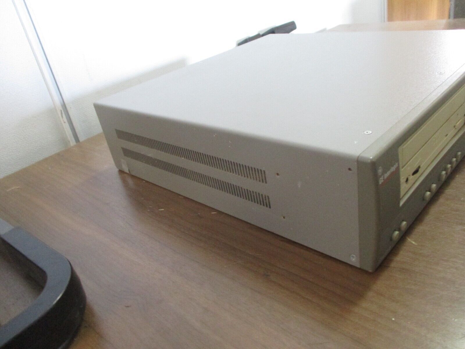 GE Interlogix Surveillance DVR SDVR-4A-160 H/W Rev: MA NTSC/PAL Used