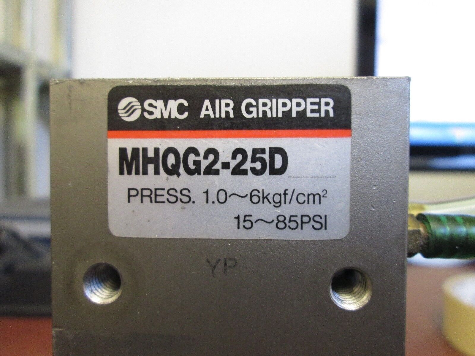 SMC Air Gripper MHQG2-25D 15-85PSI 1.0~GKgF/cm² Used