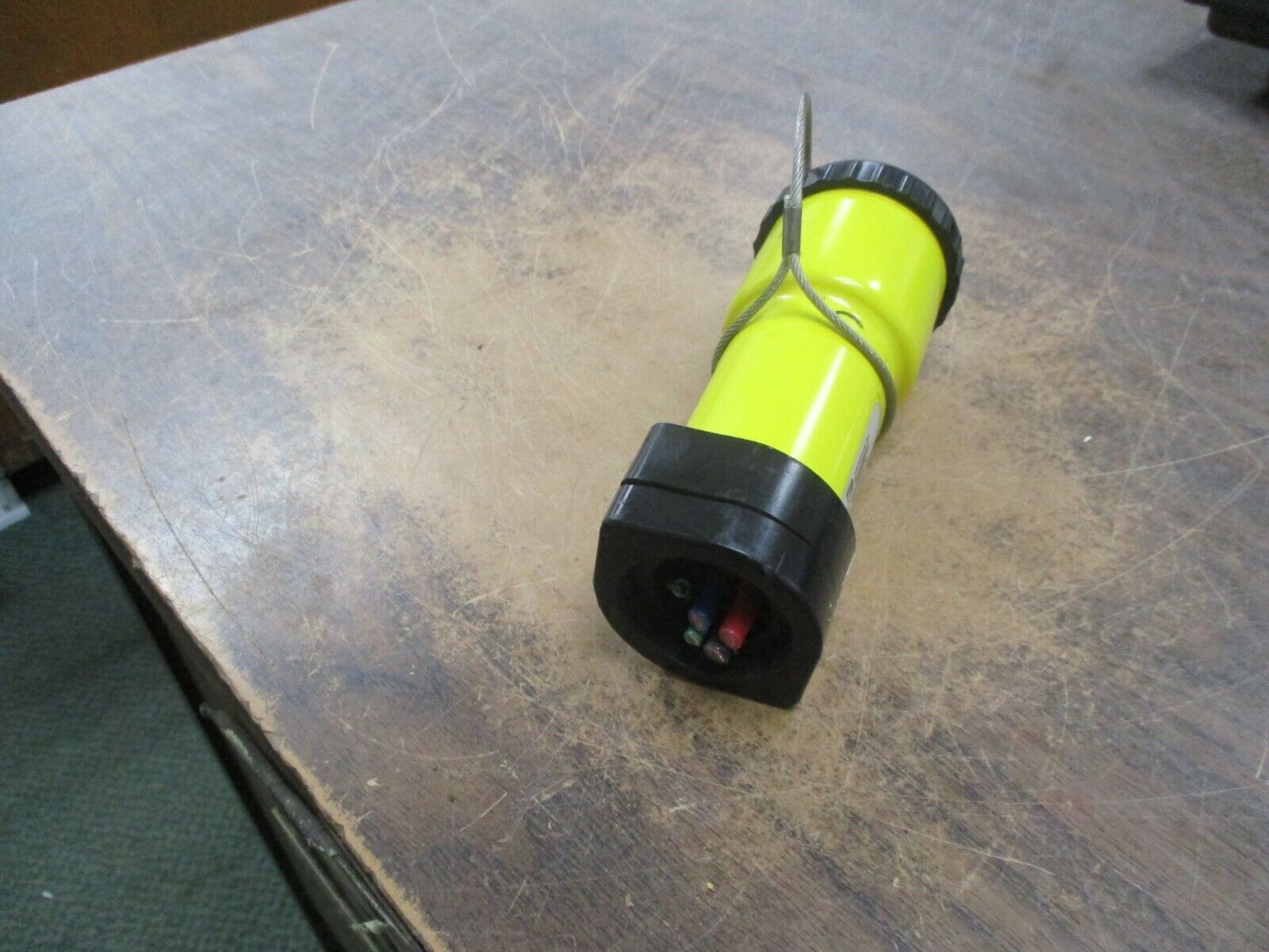 Russellstoll Connector 9C54U2/C75 50A 250VAC 4W w/ Cap *Cracked Bottom* Used