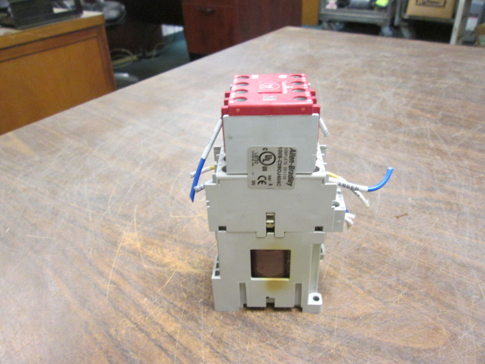 Allen-Bradley Safety Contactor 100S-C09DJ404C 24VDC Coil 25A 600V Used
