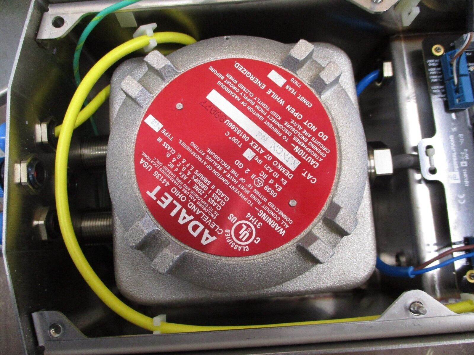 PepperL + Fuchs Purging System Control Unit Model 6000 Type X / Ex px Used