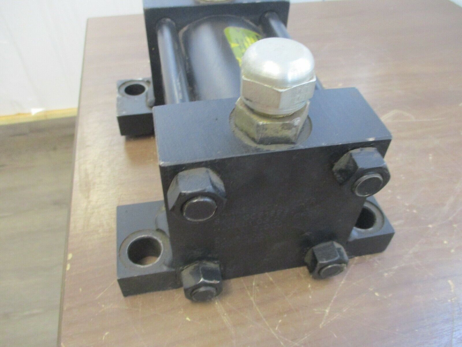 Parker Series 2H Hydraulic Cylinder 03.25 CP2HLT14A 3.000 3000PSI Used