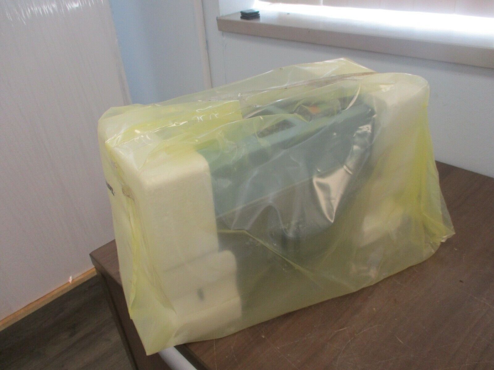 Eaton AC Drive SVX001A1-4A1B1 1.5HP 3Ph New Surplus *Some Shelf Wear*