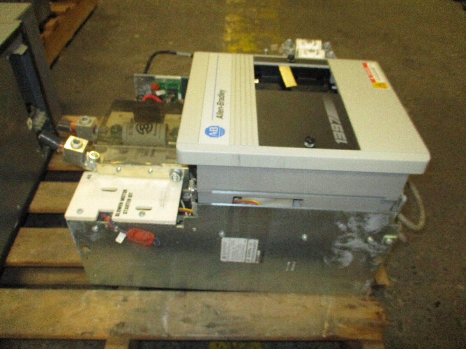 Allen-Bradley 1397 DC Drive 1397-B150R-FS2010-PE-HA2 75/150HP *No Keypad* Used