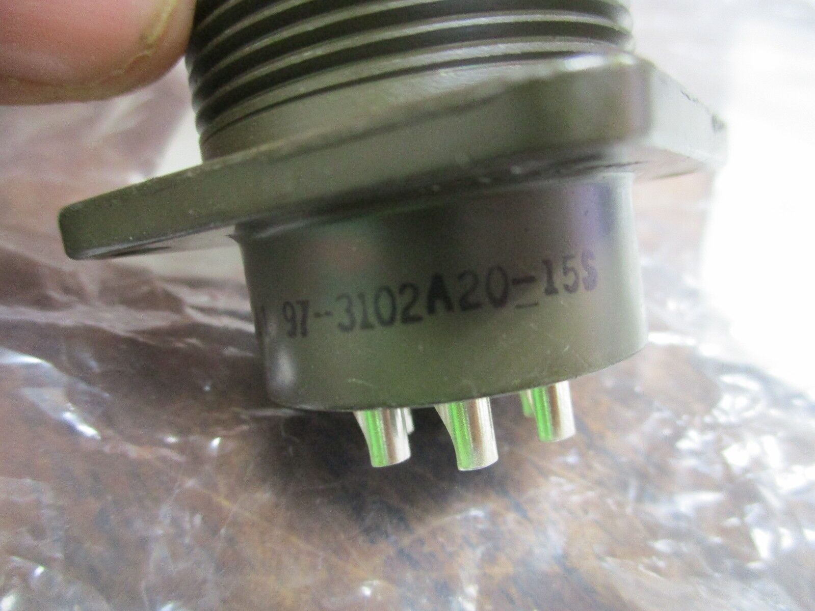 Amphenol Series 97 Circular Connector 97-3012A-20-15S New Surplus
