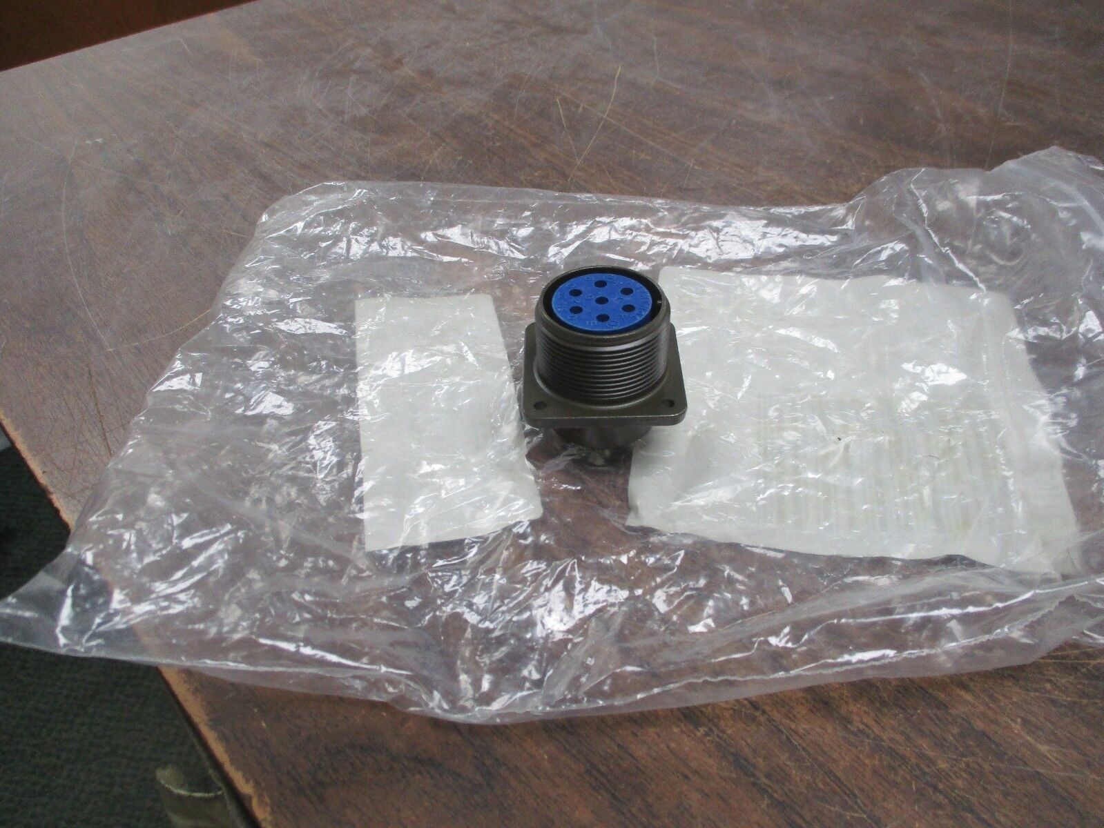 Amphenol Series 97 Circular Connector 97-3012A-20-15S New Surplus