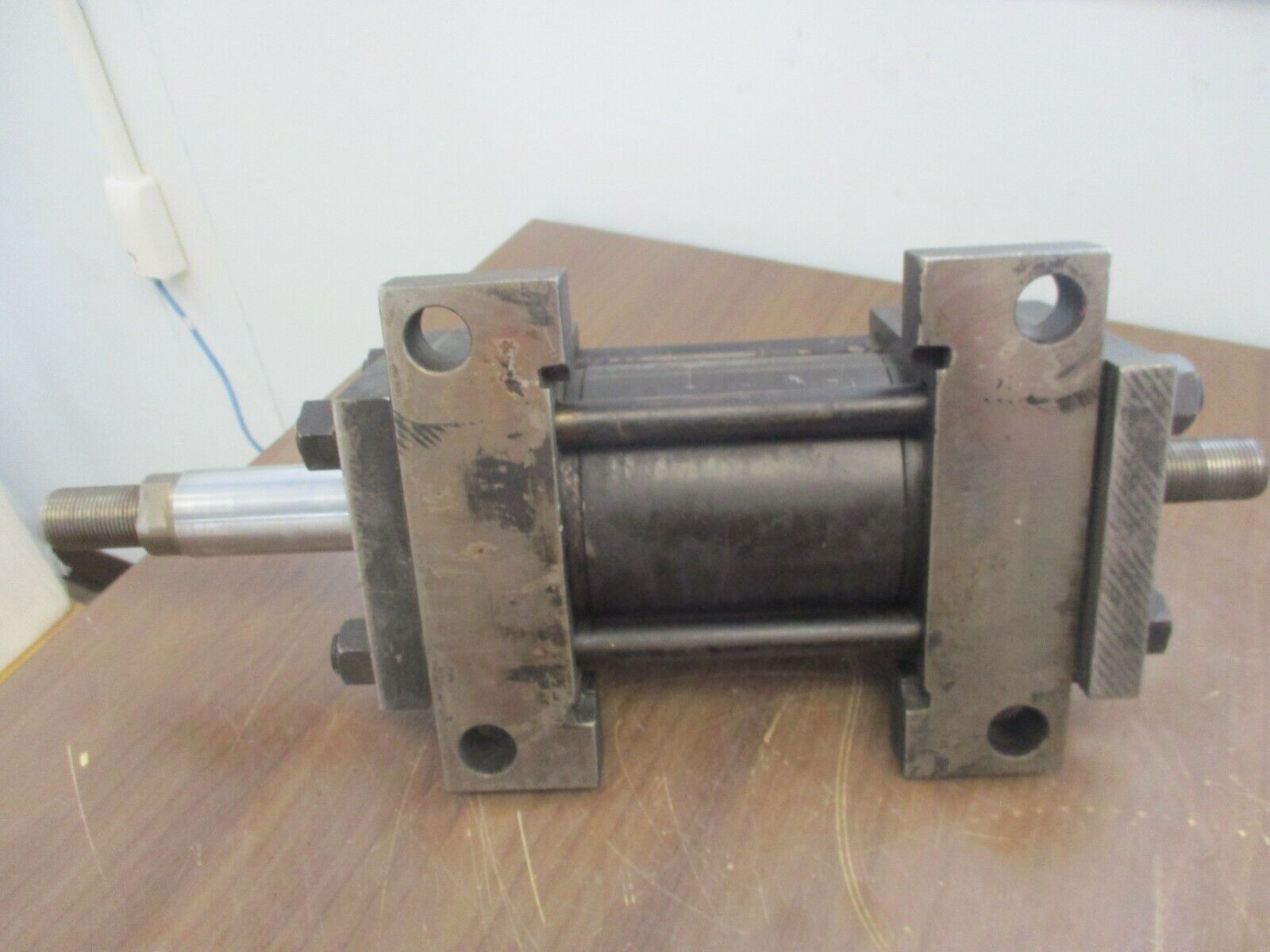 Parker Series 2H Hydraulic Cylinder 03.25 KCP2HLT14A14A 3.000 3000PSI Used