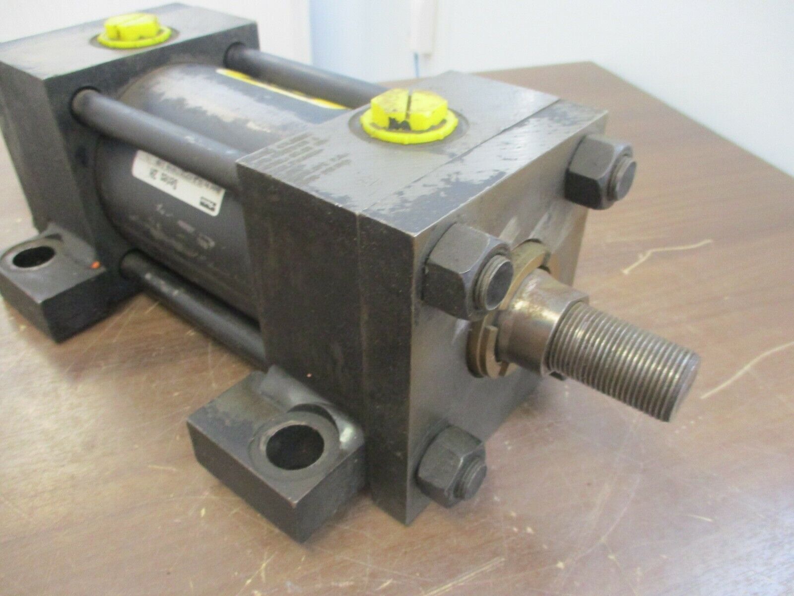 Parker Series 2H Hydraulic Cylinder 03.25 KCP2HLT14A14A 3.000 3000PSI Used