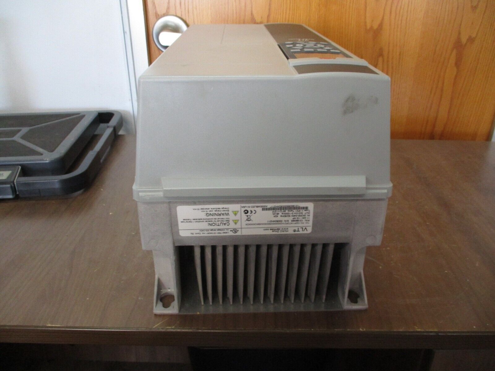 Danfoss VLT AC Drive 131B9365 15HP 3Ph w/ Keypad Used