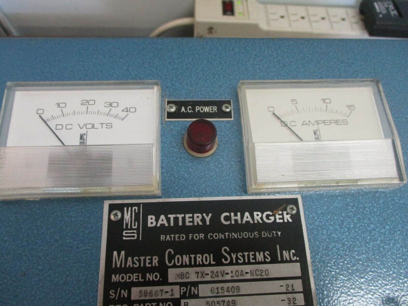 MCS Battery Charger 615409-21 Model #: 7X-24V-10A-NC20 230 AH 20-Cell Used