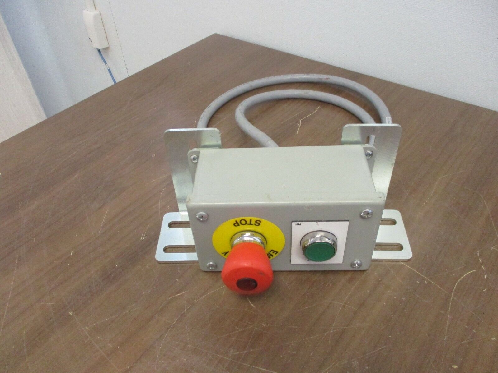 Hoffman Push Button Enclosure w/ E-Stop & Restart Button E2PBG Nema 12,13 Used