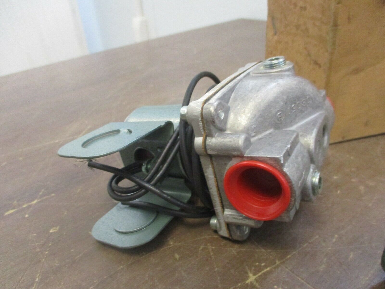 ITT Magnetic Gas Valve K3A542S 6 PSI 1/2" NPT 110-120V 50/60Hz New Surplus