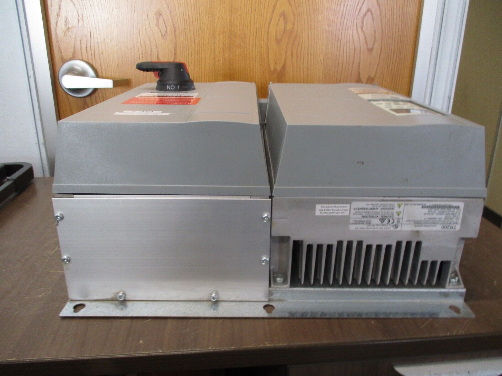 Trane TR200 AC Drive 135U3357 10HP 3Ph w/ Keypad Used