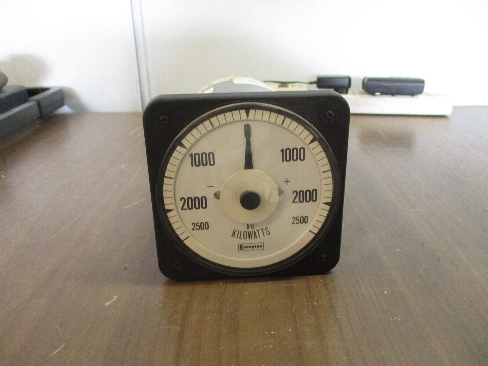Crompton AC Kilowatt Meter 10958 077218AQQC6 Range: -2500 - +2500KW Used