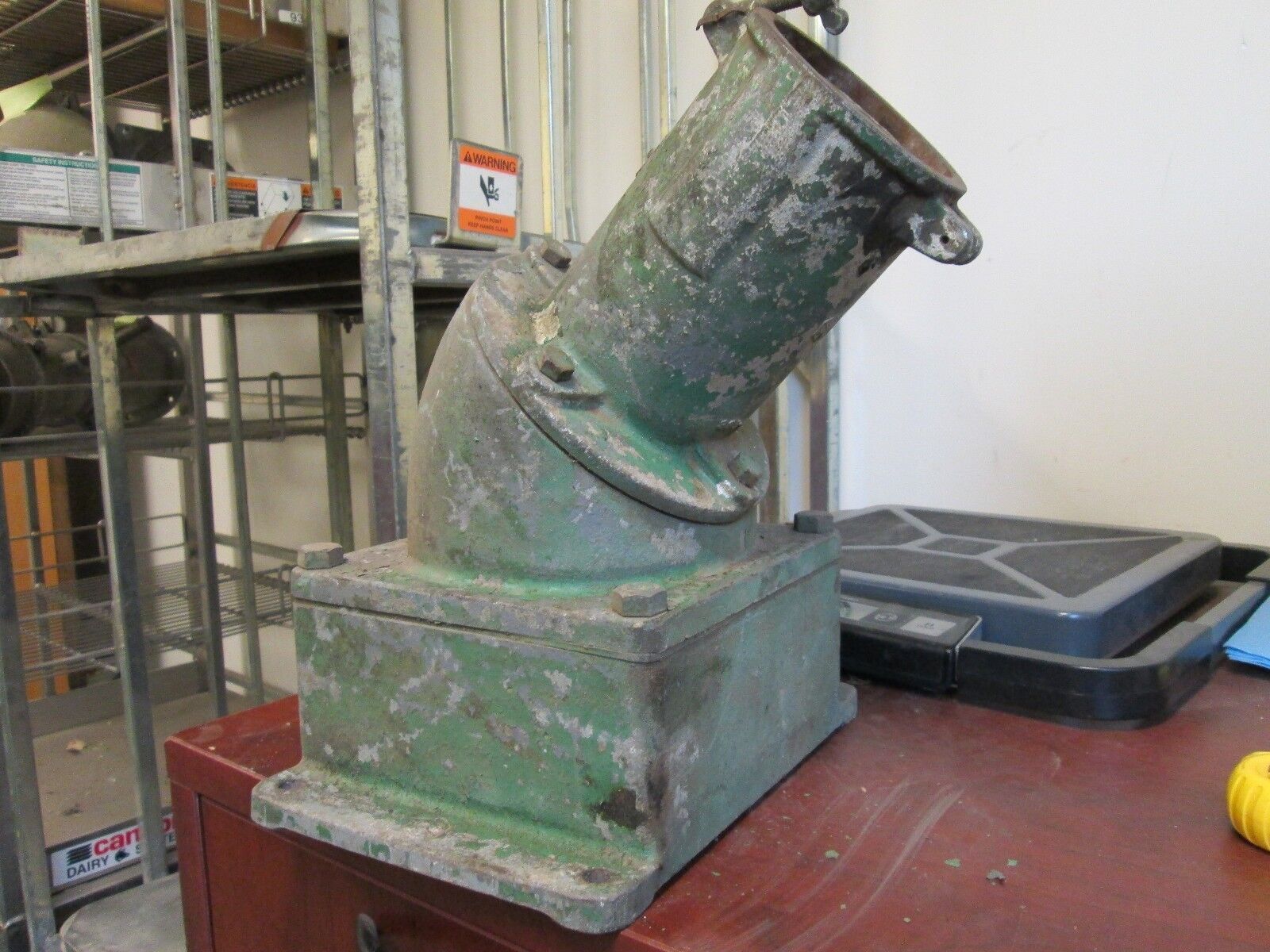 Crouse-Hinds Receptacle w/Base AR2032 200A 600V 3W 2P *No Cap* Used