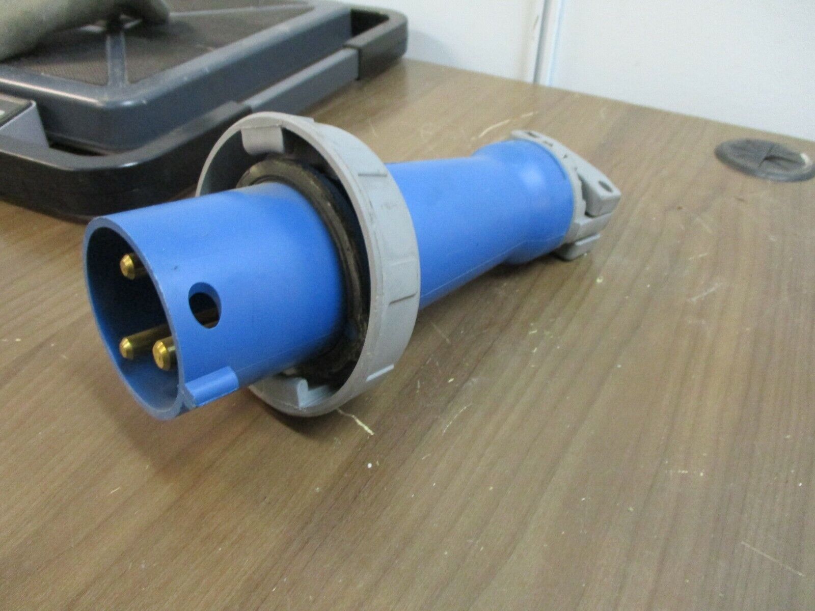 Hubbell Plug 360P6W 60A 250V 2P 3W Watertight Used