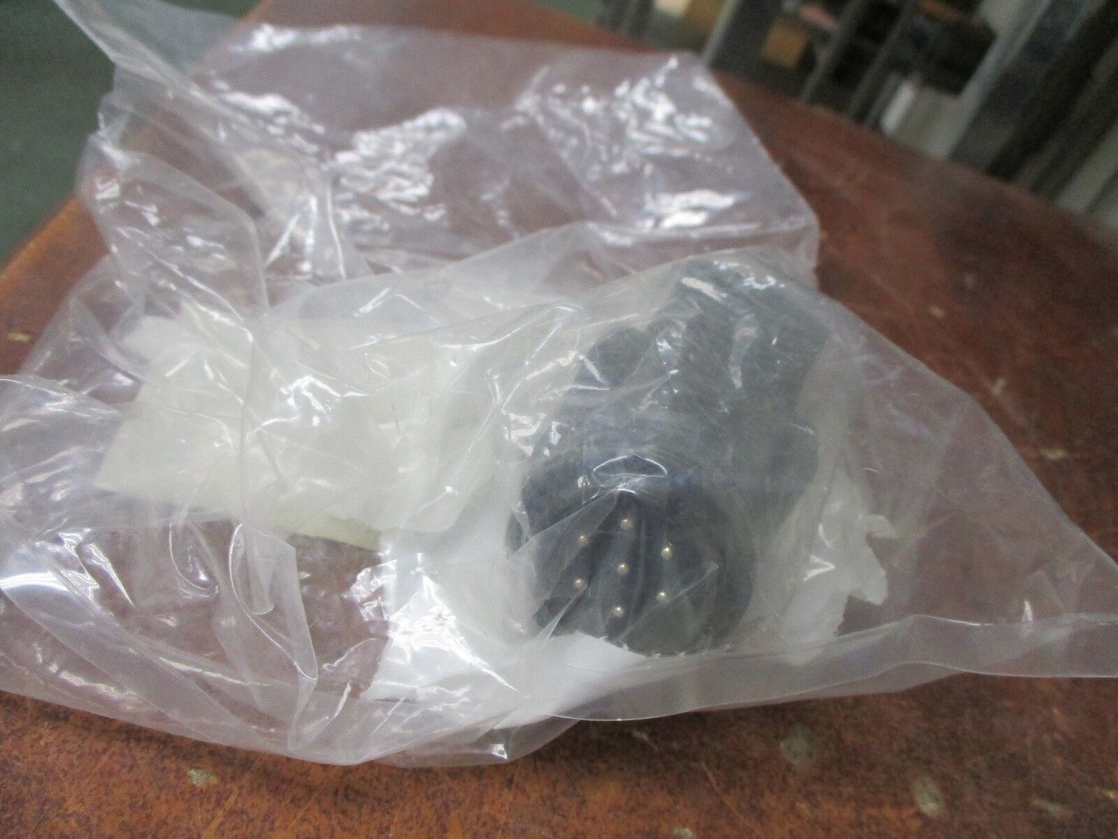 Amphenol Series 97 Circular Plug 97-3108A20-15P New Surplus