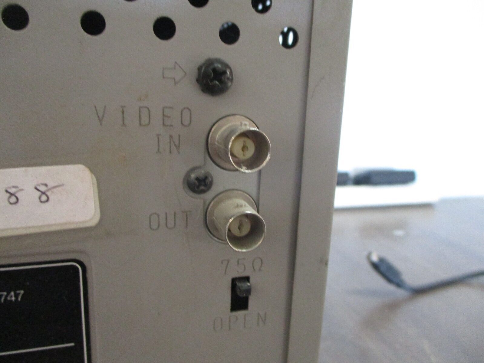 Vicon Color Video Monitor VM6092 9" 120V 60Hz 0.63A Used