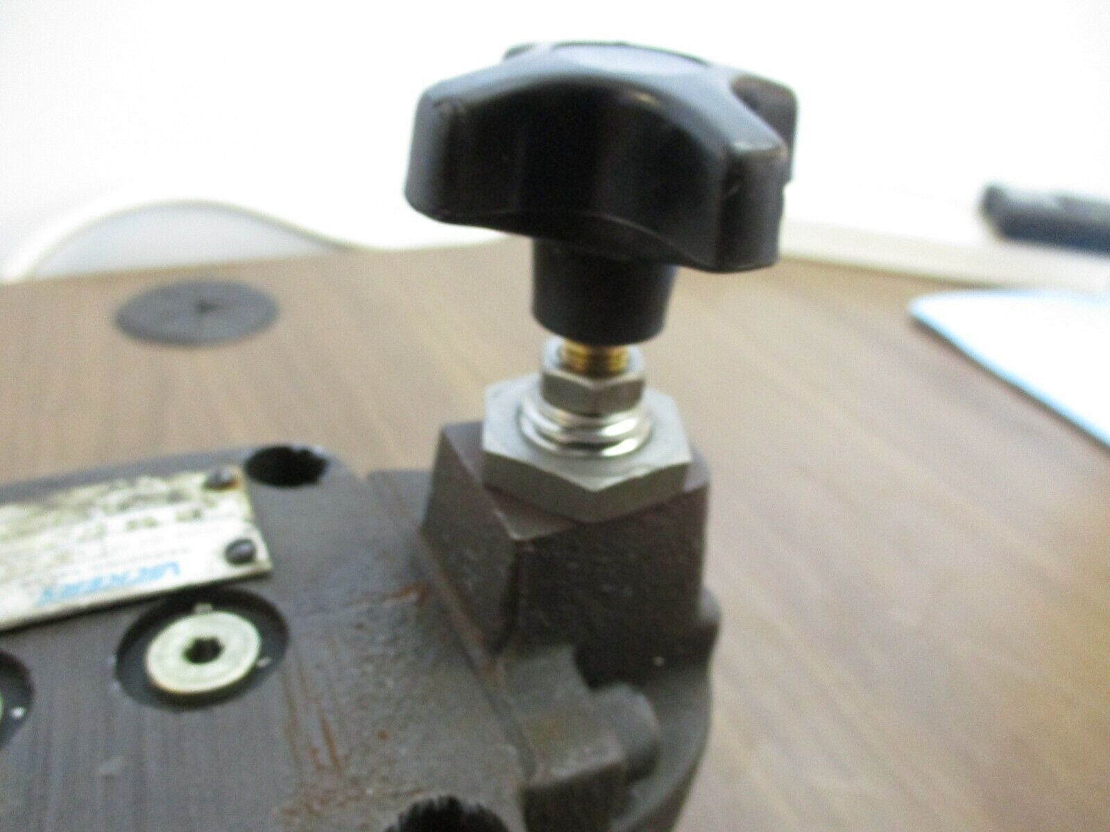 Vickers Reducing Valve KG 06 1F 30 1000 PSI Max Used