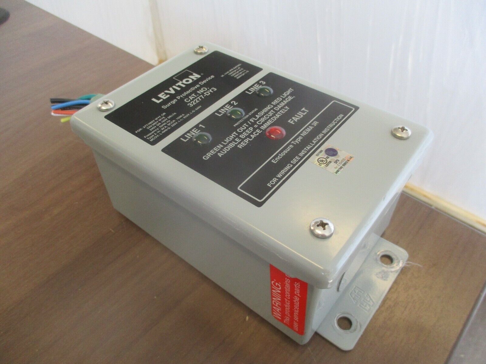 Leviton 3R Surge Protector 32277-DY3 277/480VY 240/480V 50/60Hz Used