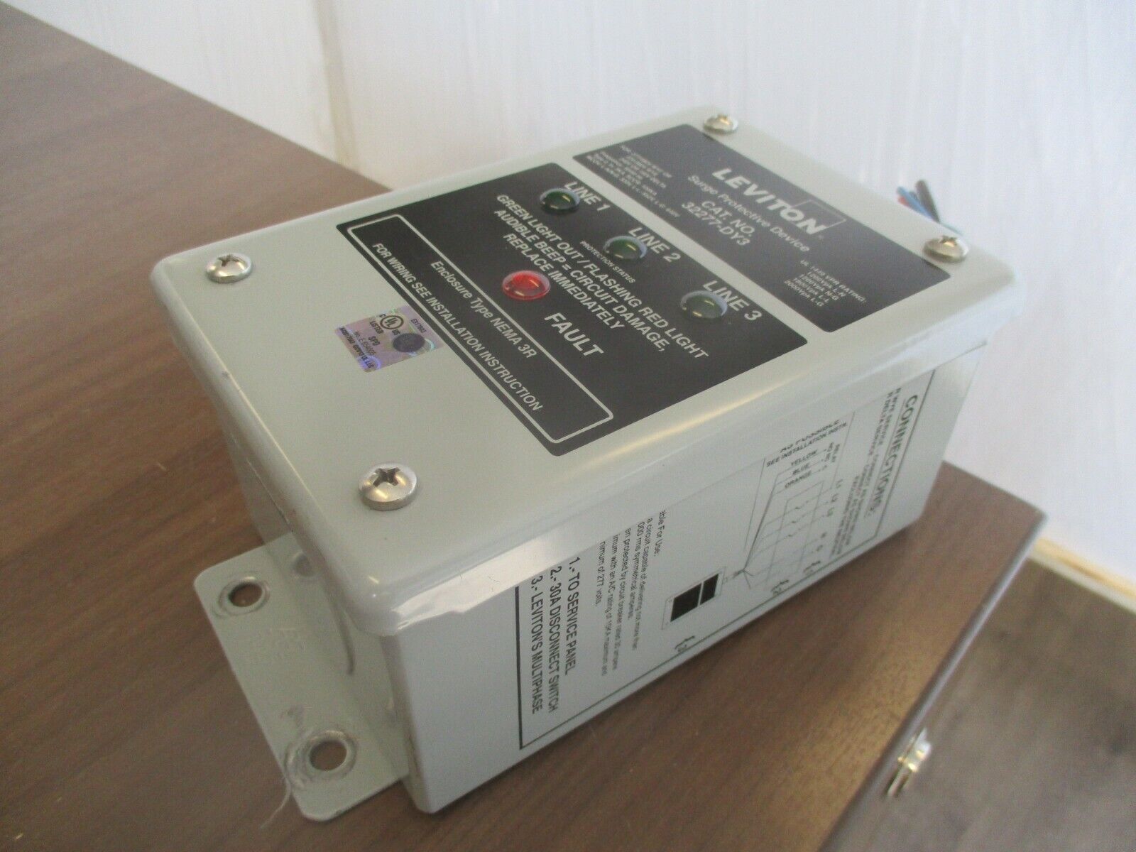 Leviton 3R Surge Protector 32277-DY3 277/480VY 240/480V 50/60Hz Used