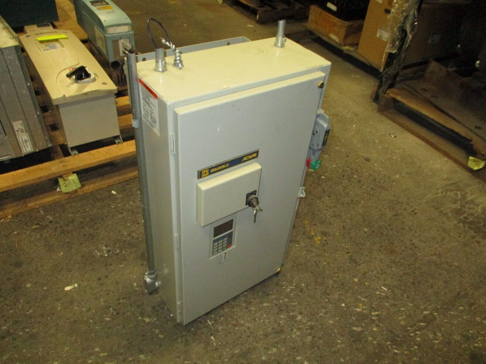 Square D Altivar AC Drive 8839 ATV66U41M2 3HP 3Ph Type 1 Enclosure w/ Keypad