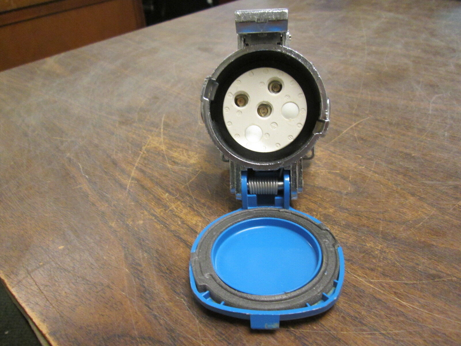 Meltic Connector DN 30A 30A 208V Used