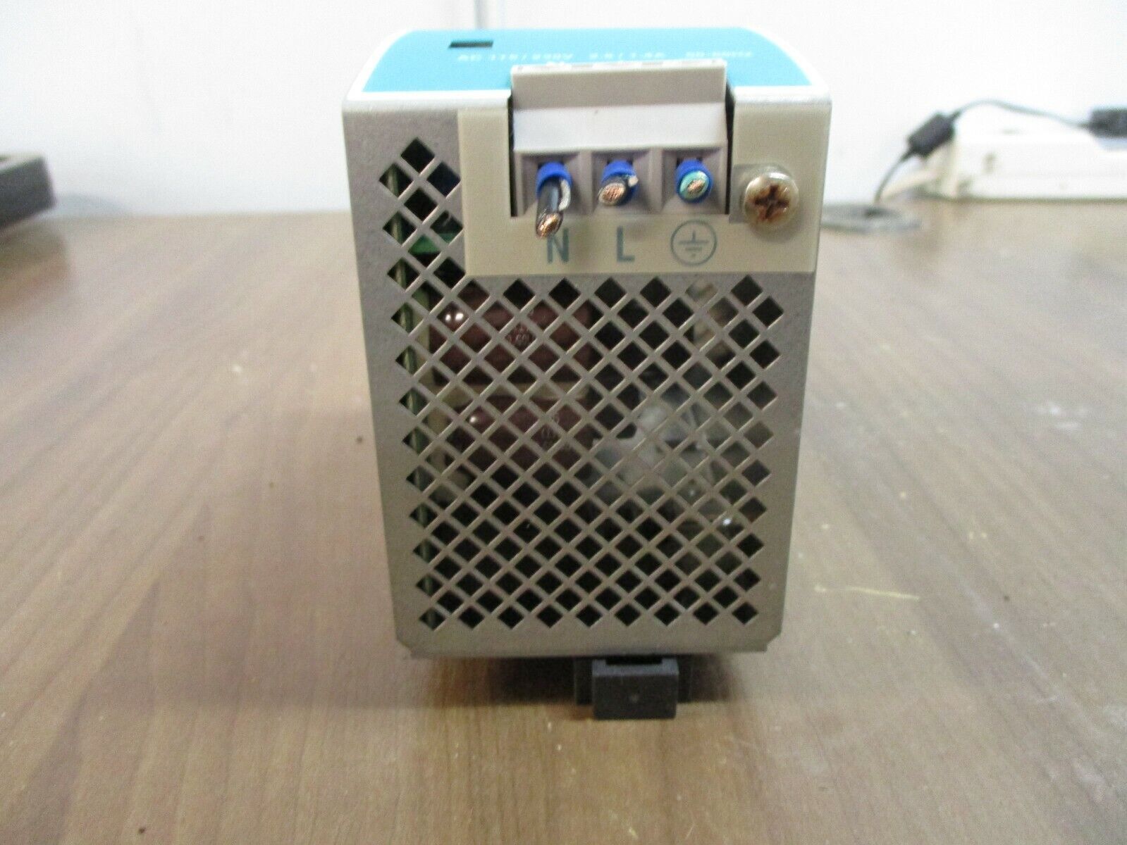 Puls Power Supply SL5.100 120W Input: AC 100-120/240V 2.6/1.4A 50-60Hz Used